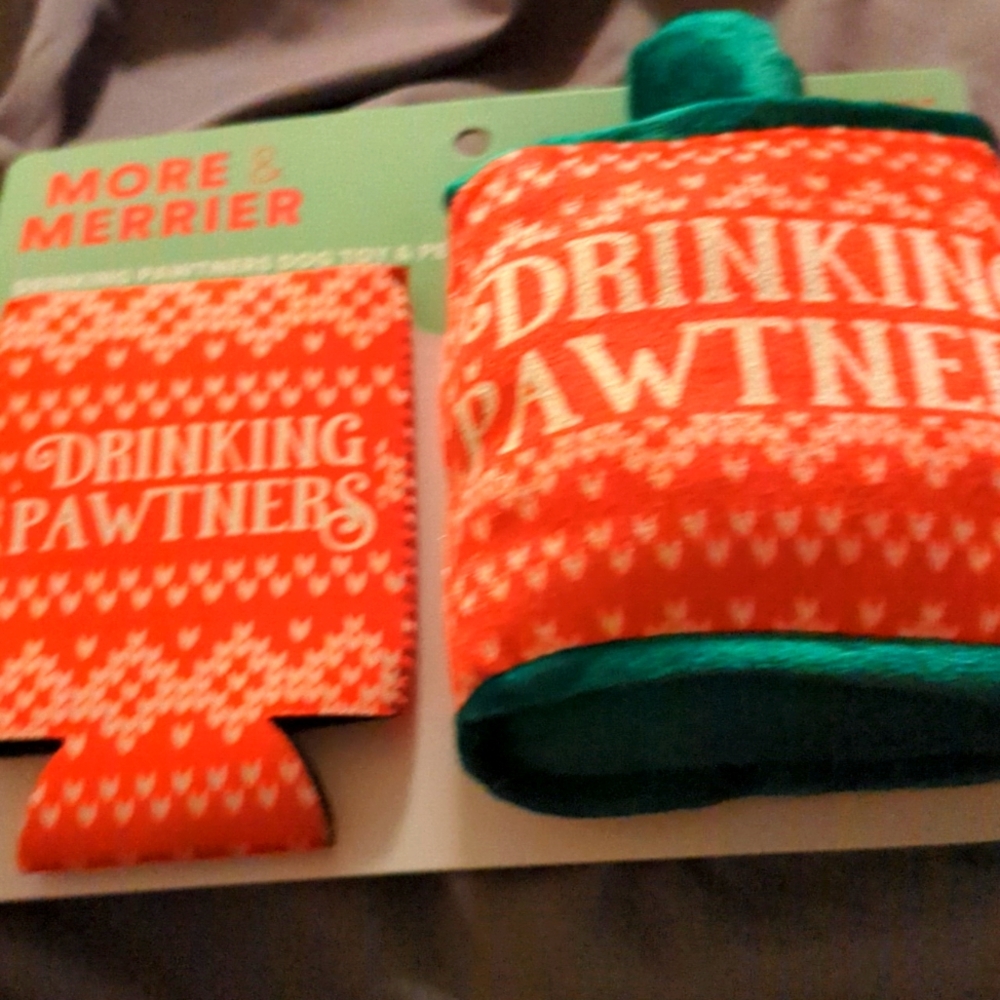 Pet parent cover for drink & dog Toy. New with TAGS   NWT. New.Sale. NEW